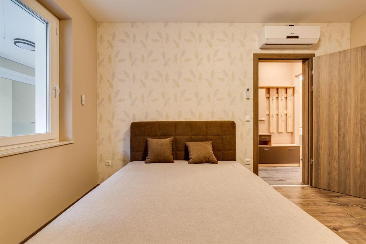 Forest Foeldvar Apartmanok By Bltn Balatonföldvár Extérieur photo