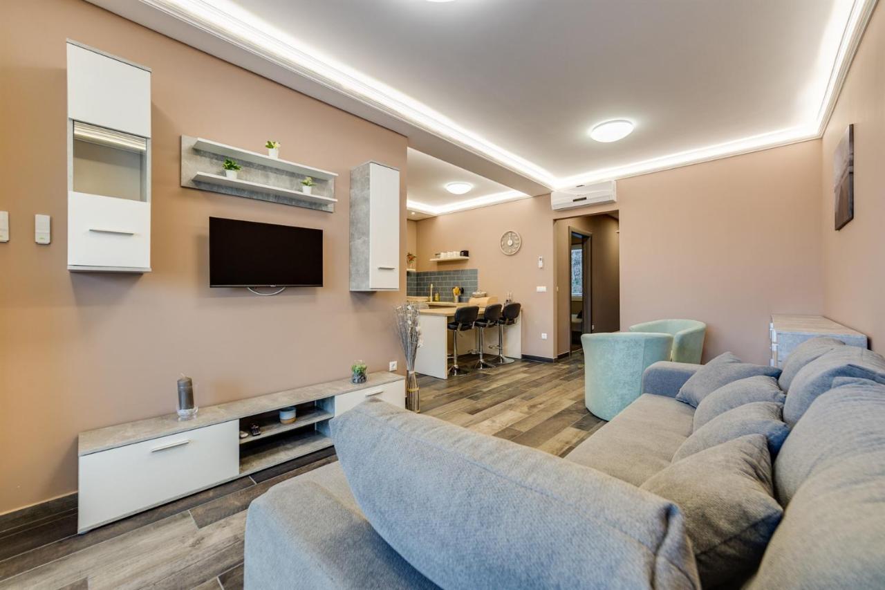 Forest Foeldvar Apartmanok By Bltn Balatonföldvár Extérieur photo