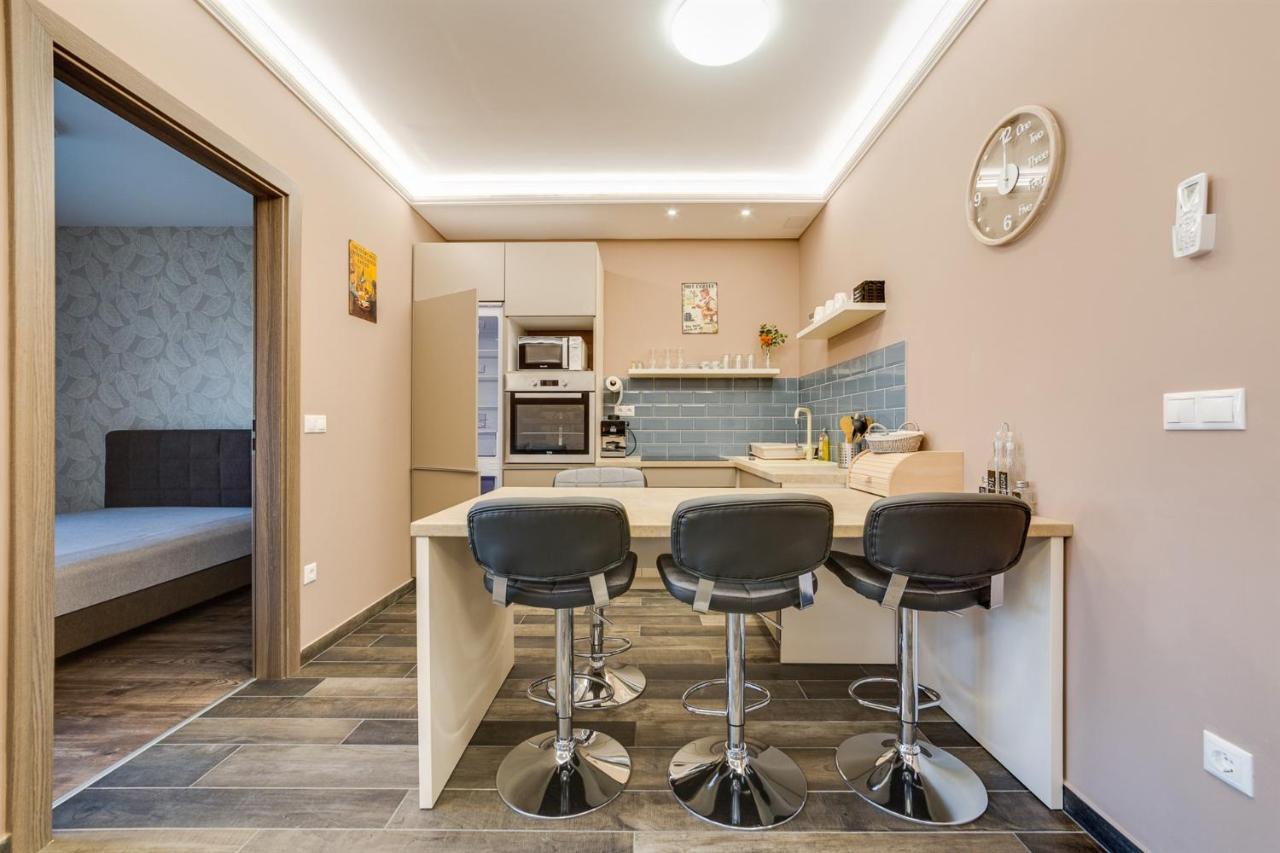 Forest Foeldvar Apartmanok By Bltn Balatonföldvár Extérieur photo