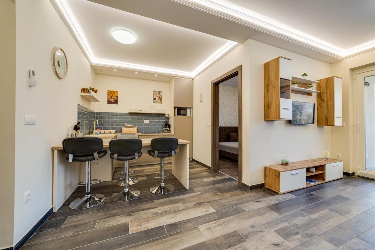 Forest Foeldvar Apartmanok By Bltn Balatonföldvár Extérieur photo