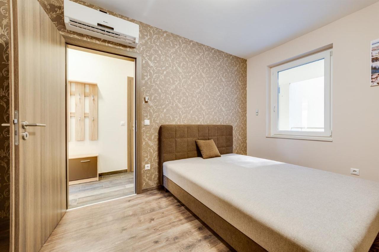 Forest Foeldvar Apartmanok By Bltn Balatonföldvár Extérieur photo