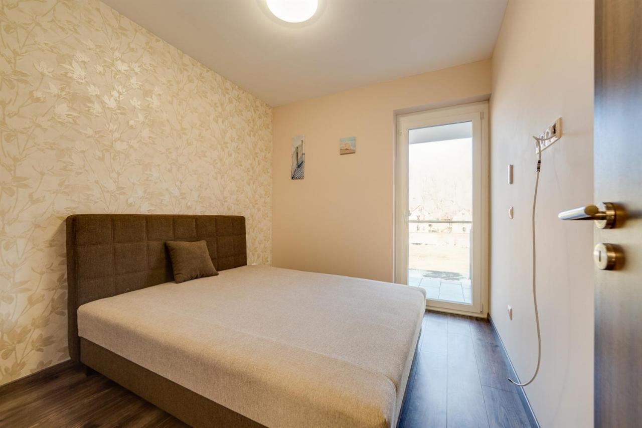 Forest Foeldvar Apartmanok By Bltn Balatonföldvár Extérieur photo