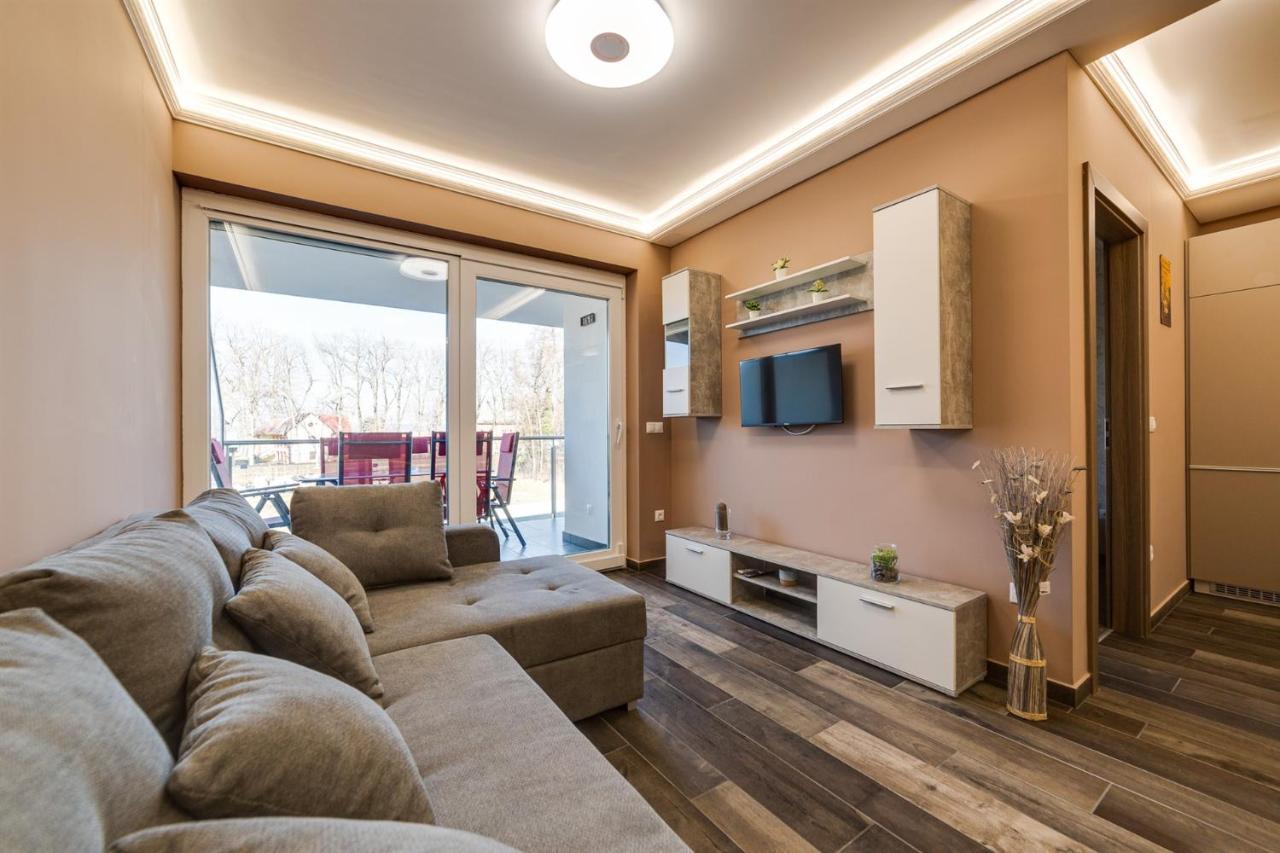Forest Foeldvar Apartmanok By Bltn Balatonföldvár Extérieur photo